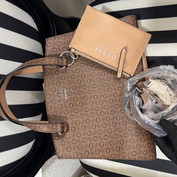 Guess Bascom Signature Coated Canvas Tote Bag - Picture 3 of 3